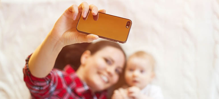 /blog/post/las-madres-cada-vez-mas-aficionadas-a-sus-telefonos-celulares