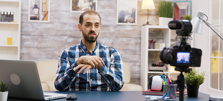 /blog/post/por-que-las-pymes-deben-integrar-una-estrategia-de-videos-cortos