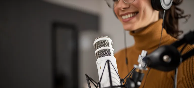 /blog/post/que-ventajas-hay-al-integrar-un-podcast-en-tu-estrategia-digital